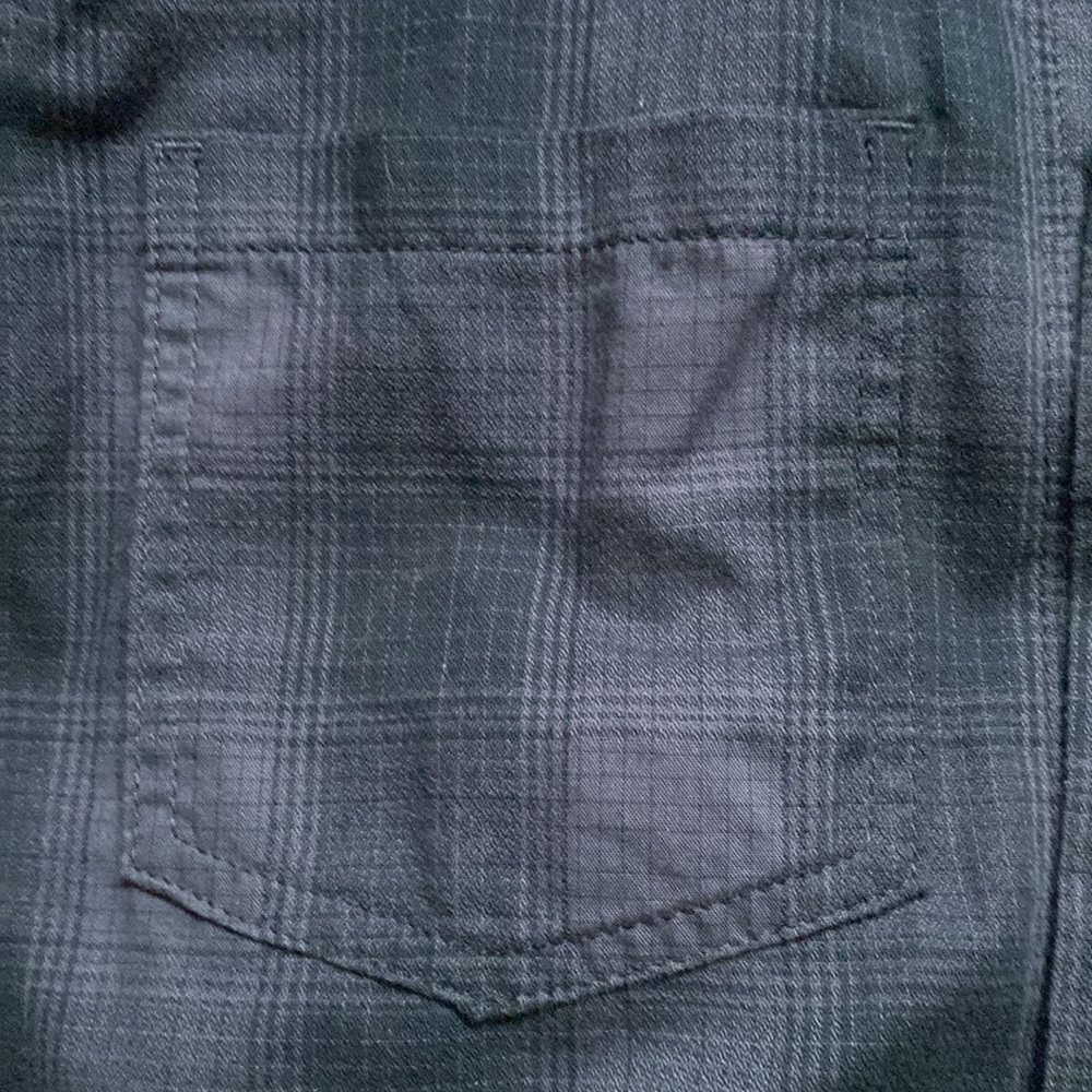 Carhartt button down plaid shirt - Picture 4 of 8